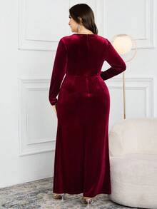 Modelyn Vestido elegante con abertura alta y adornos de strass para tallas grandes - Burdeos - Ver 2