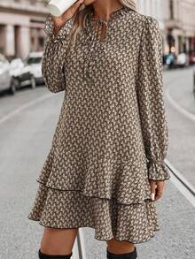 SHEIN PETITE Asymmetrical Pattern Printed Cake Dress For Women - Khaki - View 4