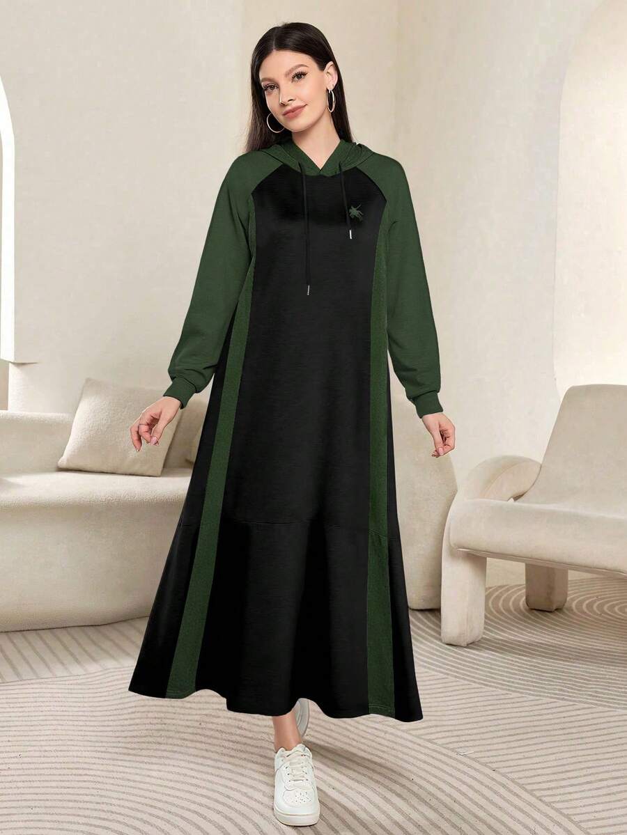 Modelyn 简约马标志图案黑绿拼接印花时尚连帽插肩长袖超长连衣裙,适合女士,春秋季 - 彩色 - 查看 1