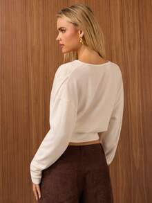 SHEIN BAE Áo thun nữ tay dài cổ chữ V màu trơn, dáng croptop thường ngày - trắng - Xem 2