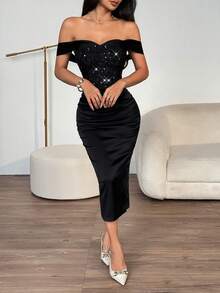 SHEIN PETITE Robe noire à épaules dénudées avec fente haute, avec des bretelles transparentes invisibles pour prévenir les accidents vestimentaires - Noir - Voir 4