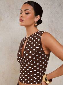 COSMINA 女士优雅通勤波点印花V领露脐背心 - 棕色 - 查看 5