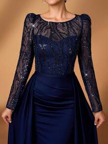 Serin 优雅奢华的串珠亮片花卉拼接弹力缎面针织开衩褶皱薄纱袖连衣裙，适合婚礼、派对、度假、舞会、新娘母亲晚礼服 - 藏蓝色 - 查看 2