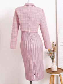 SHEIN Sparklyn 两件套少女时尚优雅粉色格子粗花呢翻领纽扣短袖外套和修身中长连衣裙套装，适合春秋季日常穿着、购物、聚会和其他场合。