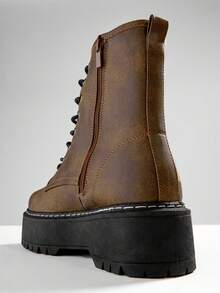 SHUZIA 标志性英伦风女款厚底系带优质做旧PU棕褐色战斗踝靴——凸纹鞋底，抓地力强，经久耐用，侧拉链方便穿脱。大胆、舒适，专为日常时尚探险而打造。 - 紫紅色 - 查看 7