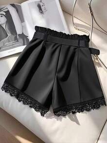 GlowEve CURVE 大码女式蕾丝边休闲短裤，配腰带 - 黑色 - 查看 2