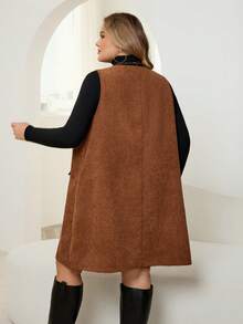 SHEIN CURVE+ Vestido casual sin mangas con cuello en V y bolsillos utilitarios de unicolor para mujer de talla grande