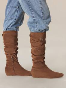 Styleloop Botas hasta la rodilla con pliegues de estilo vintage y tacón oculto para mujer - Marrón - Ver 1
