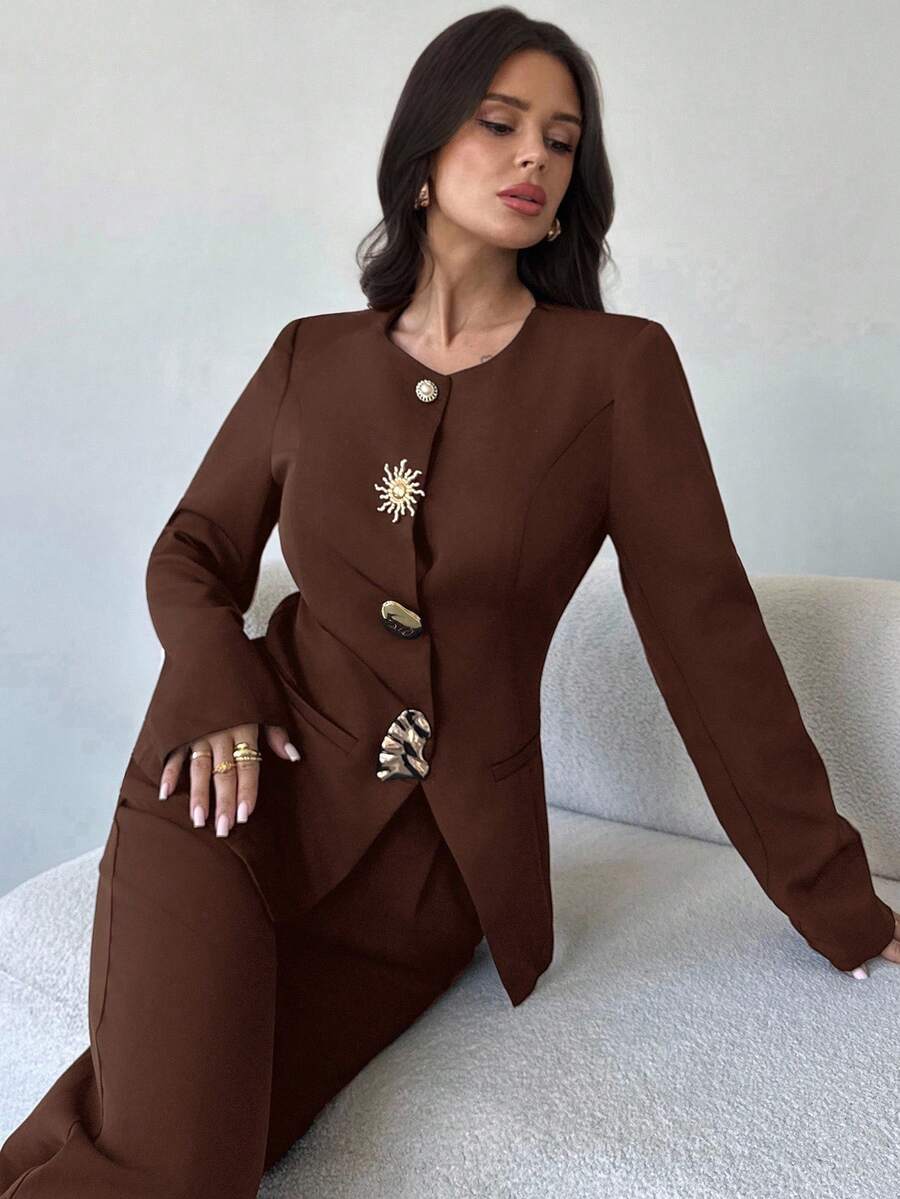 Firerie Áo cánh cổ chữ V đính nút kim loại tối giản thanh lịch dành cho nữ, áo vest dài tay không đối xứng, màu nâu, phù hợp mặc công sở - màu nâu - Xem 1