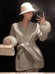DAZY 女士卡其色纯色羊毛大衣，带毛领和抽绳腰带，时尚百搭，适合秋季、冬季、新年、圣诞节和情人节穿着。 - 卡其色 - 查看 1
