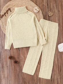 SHEIN 这款少女毛衣套装包含一件高领、纹理针织、波点图案套头毛衣和一条直筒针织裤，舒适百搭，适合秋冬季休闲穿着和简约造型。 - 黃色 - 查看 2