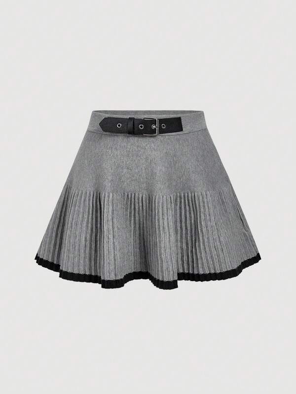 SHEIN MOD Falda mini de punto plisada de color gris con hebilla de cuero en contraste