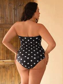 Swim Chiccia 加大码波点随机印花隧道式抽绳腰部褶皱前片搭配波点随机印花三角比基尼泳裤，性感简约时尚沙滩度假女士吊带背心套装 - 黑與白 - 查看 2