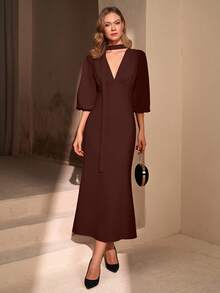 EURMUSE Vestido plus size feminino de cor sólida, manga longa e detalhe de xale. - Castanho - Ver 1