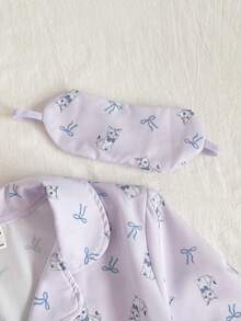 SHEIN 3件套女童柔软顺滑睡衣套装，时尚可爱猫咪蝴蝶结印花袖口、下摆、领口撞色荷叶边长袖开衫和长裤，含眼罩，睡衣 - 紫色 - 查看 5