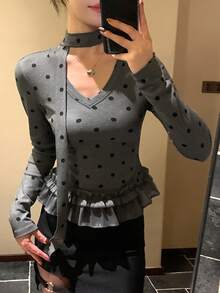 DAZY 女士波点印花V领长袖荷叶边下摆休闲T恤 - 灰色 - 查看 5