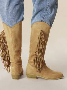 Styleloop 女士加大码麂皮流苏过膝长靴，尖头低跟百搭骑行靴，适合音乐节、万圣节、圣诞节、派对等场合。 - 棕色 - 查看 6
