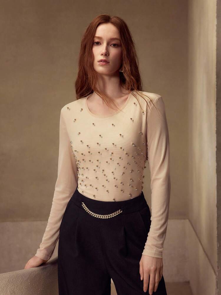 CAMISETA AJUSTADA DE MALLA TRANSPARENTE CON DECORACIÓN DE PERLAS FALSAS PARA MUJER