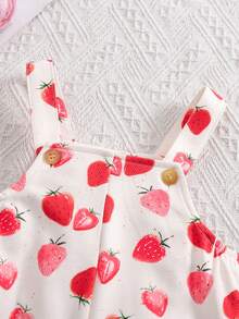 新生女婴可爱针织草莓连脚裤，适合秋冬季