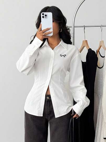 SHEIN 少女翻领长款休闲简约蝴蝶结印花百搭修身复古衬衫，适合秋冬季节及办公室穿着