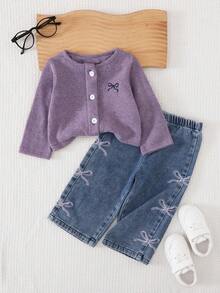SHEIN Playful Pals 2件套女童时尚百搭蝴蝶结刺绣长袖外套和休闲牛仔裤套装，适合春、秋、冬、室内、室外、返校、日常穿着 - 彩色 - 查看 3