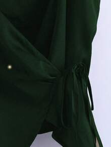 GlowEve 女士时尚休闲 V 领褶皱环绕式蝴蝶结腰带 A 字形吊带背心 - 橄欖綠 - 查看 3