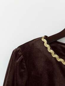 SHEIN Clasi French Retro High-End Short Waist-Cinched Velvet Jacket & High-Waisted Pleated Skirt 2 Pieces Set - Coffee Brown - View 3