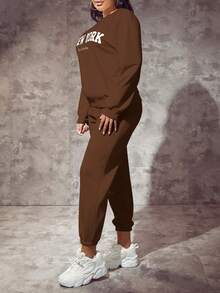 SHEIN SXY Plus Size Casual Minimalist Printed Pattern Loose Fit Thick Crew Neck Long Sleeve Sweatshirt, Autumn/Winter Graphic - Brown - View 4