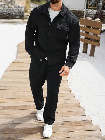 Manfinity CasualCool 男士纯色长袖单排扣工装口袋衬衫和多口袋长裤休闲套装，适合休闲度假、派对、用餐、居家、办公等场合，时尚百搭，是送给男友或丈夫的最佳礼物。男士针织套装，黑色两件套，男士衬衫套装，亚麻男士休闲西装，黑色度假装。