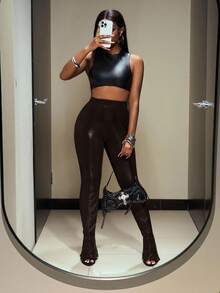 Slaydiva 2025秋冬新款街头休闲修身PU纹理面料高腰毛绒女裤，适合派对、锐舞派对、万圣节、圣诞节、夜店、俱乐部等场合，性感百搭，也适合早午餐等场合。秋季新款，女士秋冬装。 - 棕色 - 查看 8