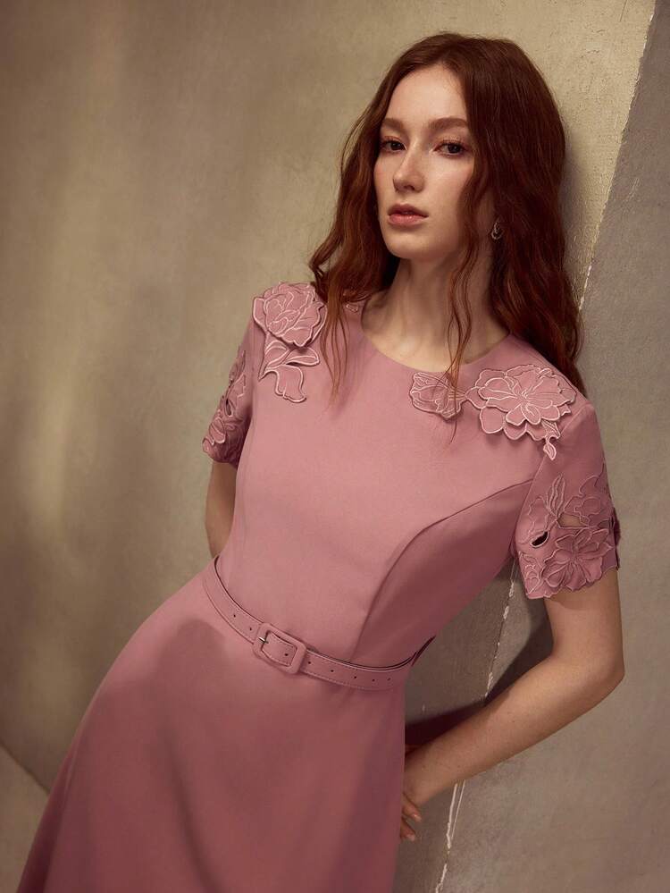 WOMEN'S ELEGANT EMBROIDERED SHORT SLEEVE HOLLOW OUT MINI DRESS