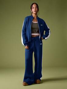 MISSGUIDED 针织拉链开衫，饰有刺绣徽标和撞色侧条纹细节，适合日常休闲穿着 - 藏蓝色 - 查看 3
