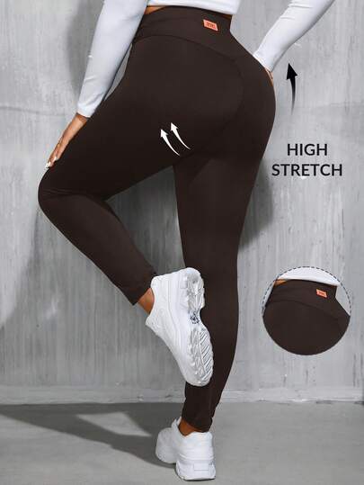 SHEIN Essnce Leggings ajustados de cintura alta, elásticos y cómodos de color marrón oscuro para mujer de talla grande, para primavera y otoño, ropa deportiva informal, pantalones para curvas, pantalones básicos, atuendos de otoño, pantalones Y2K