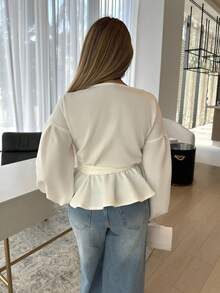 Cioccolato Blusa de manga farol con cuello cruzado, cinturón y volante off the shoulder, blusas de manga larga - Blanco - Ver 2