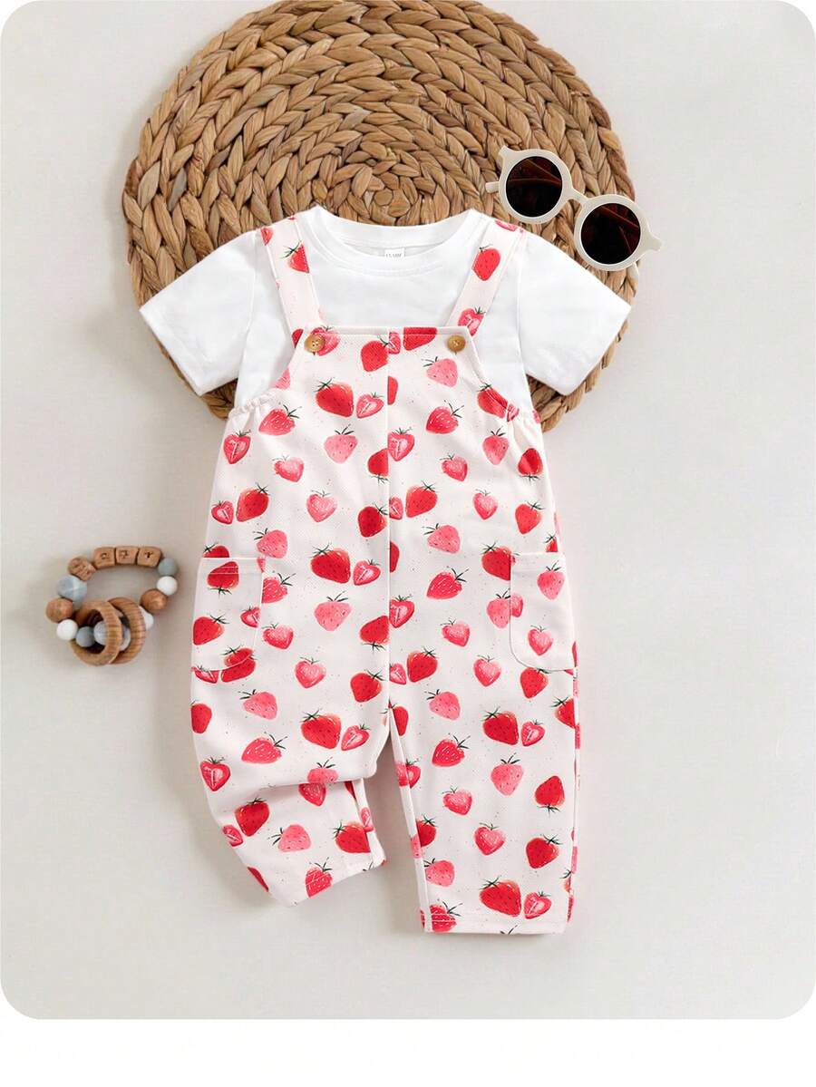 新生女婴可爱针织草莓连脚裤，适合秋冬季