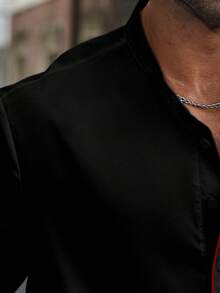 Manfinity Homme Camicia casual a maniche lunghe con bottoni e design a contrasto di colore con tasche, per uomo taglia grande