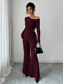 Elenzga 女士时尚休闲两件套，不对称肩部褶皱下摆金属装饰长袖罗纹针织修身T恤+罗纹针织修身喇叭裤 - 酒紅色 - 查看 4