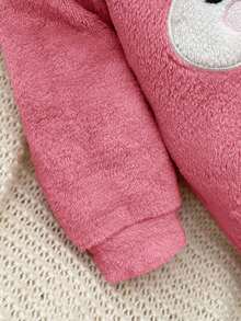 新生女宝宝可爱粉色毛绒卡通图案连帽连体衣，秋冬季 - 粉色 - 查看 4