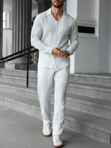 Manfinity CasualCool 男士成熟休闲INS热销衬衫套装。纯色纹理长袖衬衫搭配抽绳腰宽松直筒裤。卡其色套装，适合春夏日常穿着，也适合夏威夷海滩度假。送给男友/老公的完美礼物。 - 白色 - 查看 3
