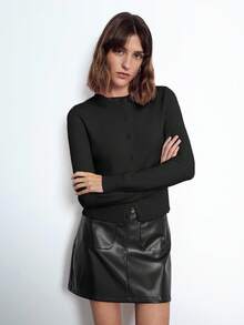 Maija 女士优雅纯黑色圆领纽扣长袖毛衣上衣，简约时尚，适合圣诞节、休闲、商务、日常穿着。 - 黑色 - 查看 6