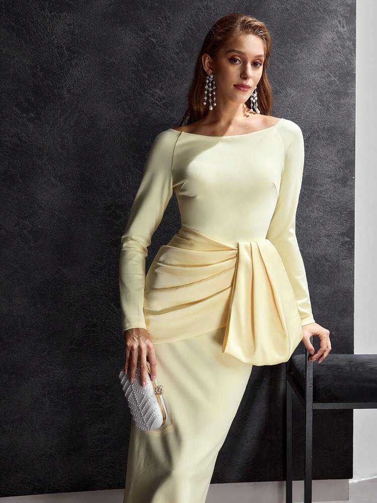 MOTF Soiréza WOMEN'S FITTED ELEGANT STRUCTURED BOAT NECK LONG SLEEVE PROM DRESS