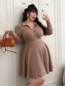 SHEIN EZwear 大码V领百褶连衣裙，纯色天鹅绒面料，修身腰部设计，适合秋冬季 - 駝色 - 查看 7