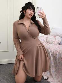 SHEIN EZwear 大码V领百褶连衣裙，纯色天鹅绒面料，修身腰部设计，适合秋冬季 - 駝色 - 查看 5