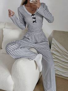 SHEIN 女士休闲蕾丝拼接V领条纹印花长袖上衣和裤子睡衣套装，冬季服装 - 淺灰色 - 查看 6