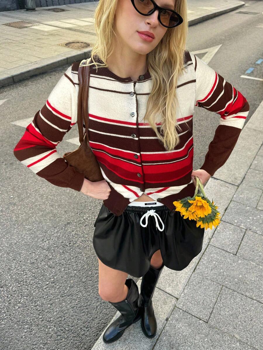 Muvela Damen Langarm gestreifter Cardigan mit Perlmuttknöpfen, im Vintage Akademischen Stil, warm und bequem, vielseitig einsetzbar, Lehrertag, Büro, Flughafen, Herbst/Winter Essentiell