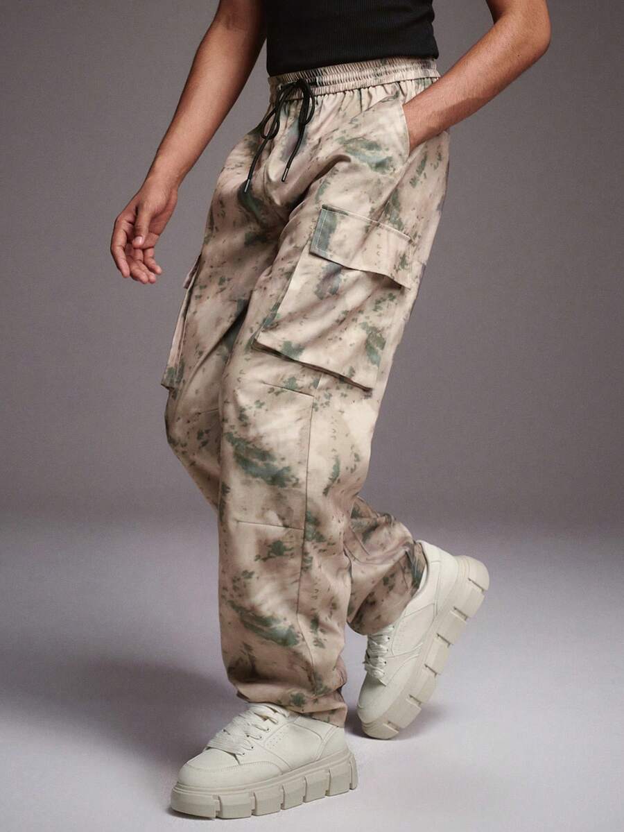 STYNVO Men's Camouflage Drawstring Waist Cargo Pocket Loose Casual Pants Camo Cargo Pants Baggy Cargo Pants Camo Baggy Pants Manfinity Men Cargo Pants - Army Green - View 1