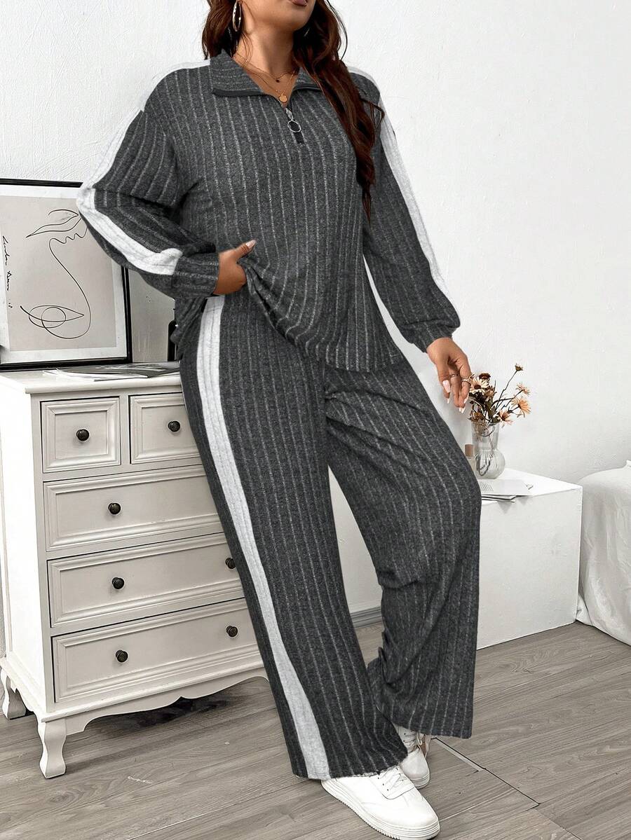 EMERY ROSE Áo thun tay lỡ cổ khóa kéo vải dệt kim mềm mại màu khối bên hông + Quần ống rộng vải dệt kim màu khối bên hông cỡ lớn mặc nhà 2 món - Màu xám đen - Xem 1