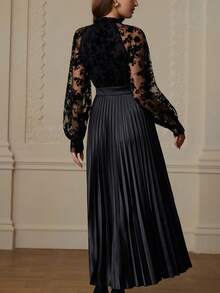 BELROSIE Autumn English Style Mesh Flocked Hem Thickened Pleated Long Sleeve Dress - Black - View 6