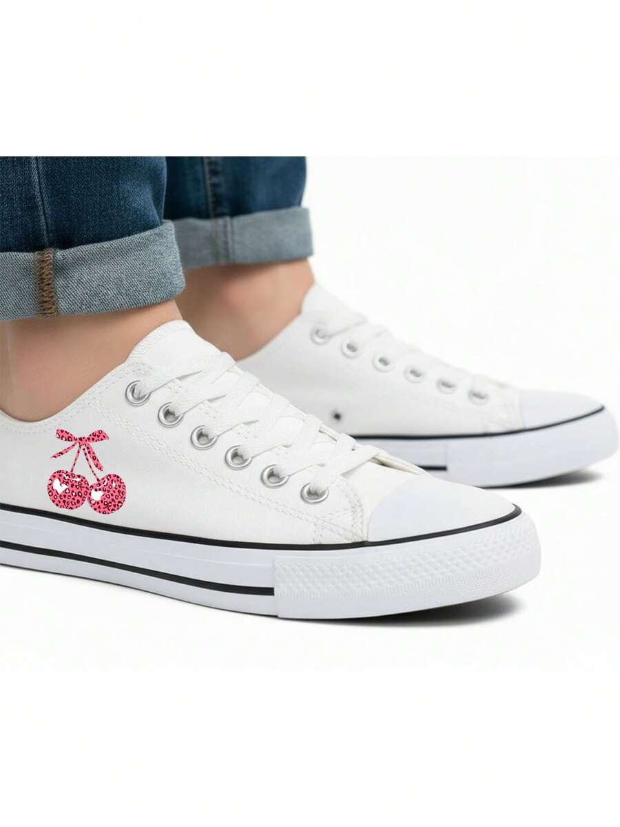 Tenis blancos y negros con cerezas y moño animal print, estilo audaz y divertido - Blanco - Ver 1