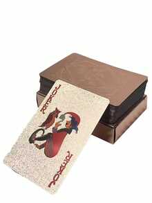 1副豪华防水扑克牌套装，香槟金色的扑克牌柔软时尚，配有礼盒，是派对、送礼和游戏之夜的完美之选。 - 香檳金 - 查看 3